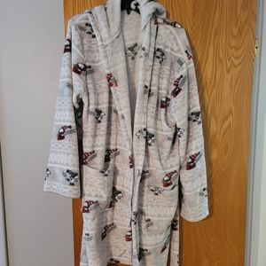 NWOT Peanuts robbe w/hood